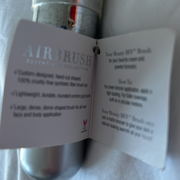 Makeup brush - Picture 3 of 3